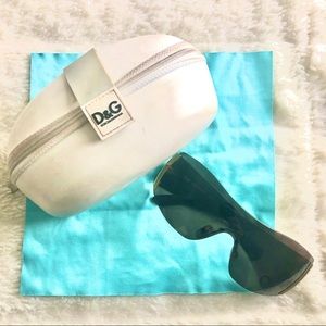 D&G lightweight vintage women’s sunglasses & case
